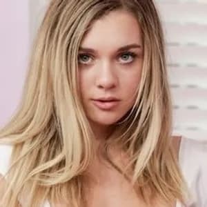 Аватар Gabbie Carter
