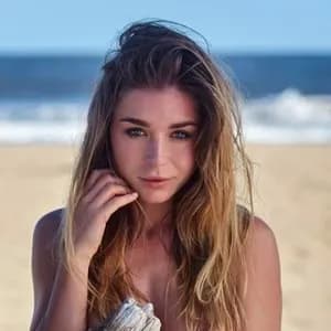Аватар Lily Chey